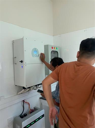 Hệ Thống Điện Mặt Trời HYBRIB 10KW Có Lưu Trữ 10KW cho anh ở Thiện Nghiệp